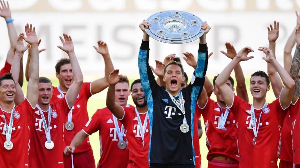 Bayern demolish Wolfsburg 4-0 to end season on high