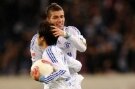 Schalke lose ground on leaders